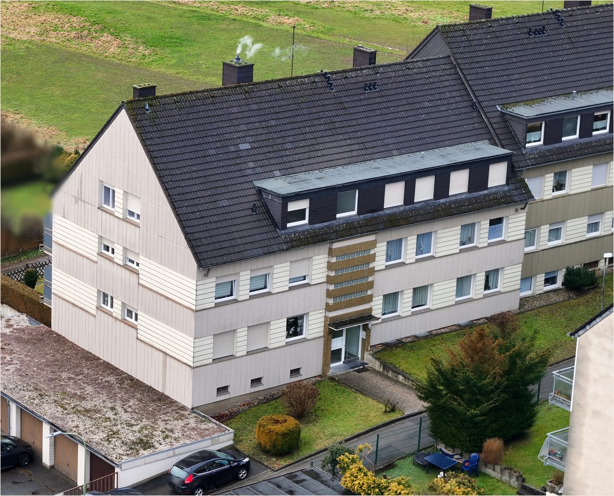 Immobilienangebot - Stolberg (Rheinland) - Alle - Mehrfamilienhaus mit Garagen und Stellplätzen in Stolberg-Büsbach