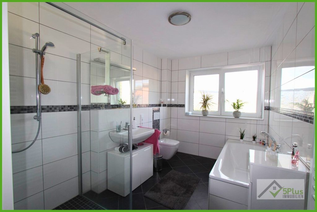 Immobilienangebot - Geilenkirchen - Alle - +5PLUS+ GEPFLEGT WOHNEN IN GEILENKIRCHEN +
BARRIEREARM MIT BALKON + STELLPLATZ + AUFZUG +++
