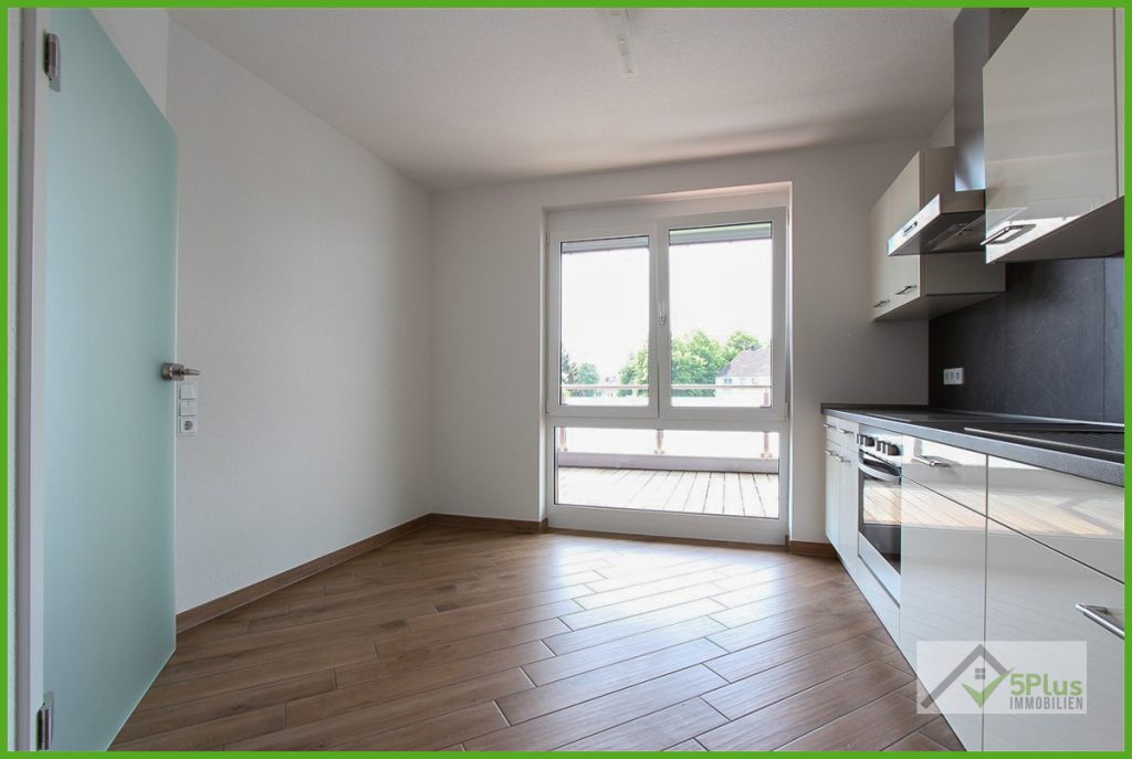 Immobilienangebot - Geilenkirchen - Alle - + 5PLUS + GEILENKIRCHEN + BARRIEREARME 3-ZIMMER PENTHOUSEWOHNUNG MIT EBK UND PKW-STELLPLATZ +