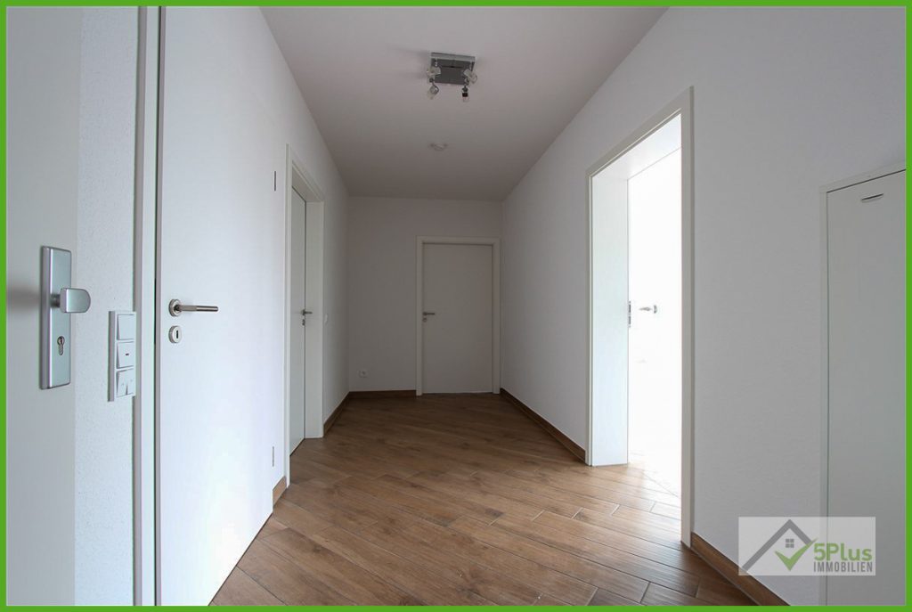 Immobilienangebot - Geilenkirchen - Alle - + 5PLUS + GEILENKIRCHEN + BARRIEREARME 3-ZIMMER PENTHOUSEWOHNUNG MIT EBK UND PKW-STELLPLATZ +
