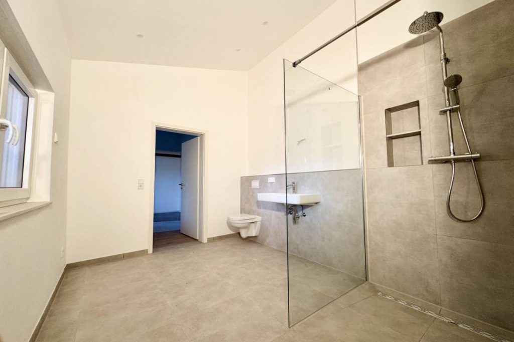 Immobilienangebot - Herzogenrath / Straß - Alle - *** WEDOW *** Moderne und helle Wohnung nach Sanierung!