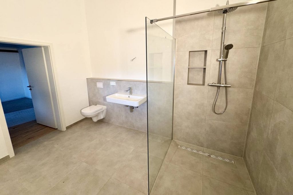 Immobilienangebot - Herzogenrath / Straß - Alle - *** WEDOW *** Moderne und helle Wohnung nach Sanierung!