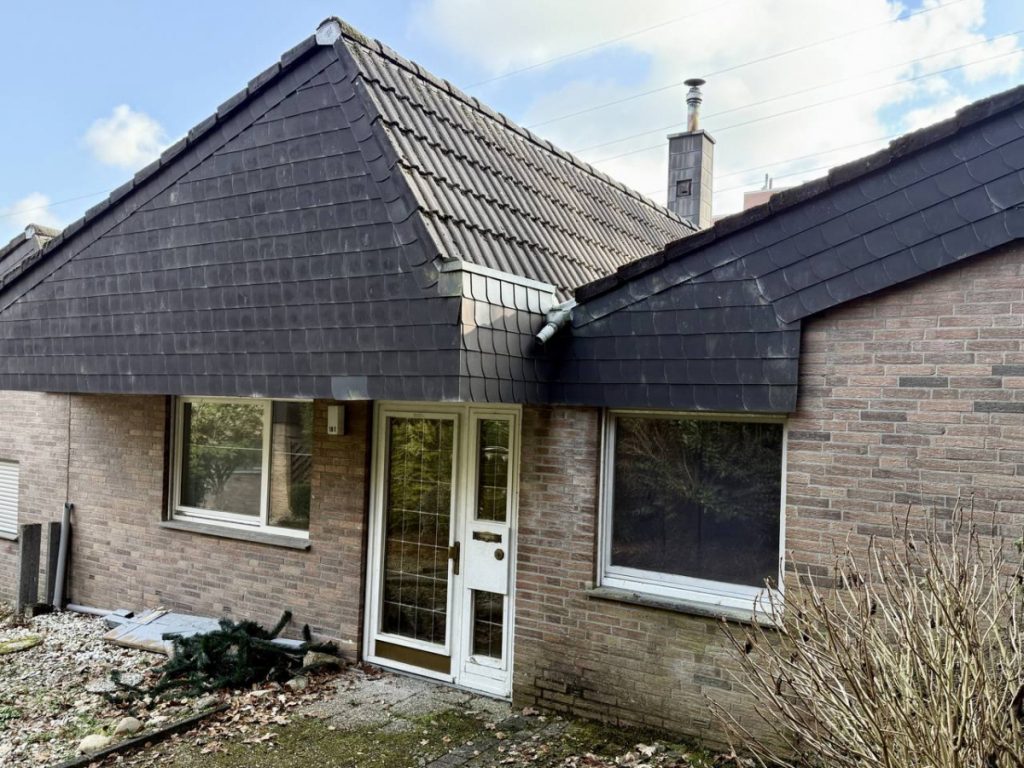 Immobilienangebot - Herzogenrath - Alle - *** WEDOW *** Dornröschenschlaf: Zeit für den Neuanfang!