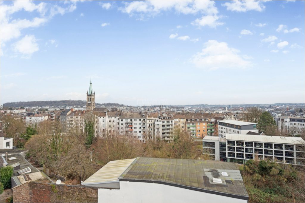 Immobilienangebot - Aachen - Alle - Stadthaus auf historischem Bunkerdach im Aachener Süden!