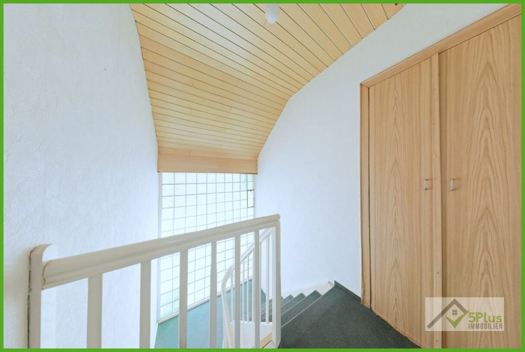 Immobilienangebot - Aldenhoven - Alle - + 5PLUS + FÜR ANPACKER UND KREATIVE: SANIERUNGSOBJEKT MIT CHARAKTER UND VIEL PLATZ IN ALDENHOVEN +