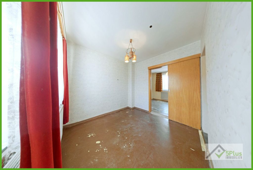 Immobilienangebot - Aldenhoven - Alle - + 5PLUS + FÜR ANPACKER UND KREATIVE: SANIERUNGSOBJEKT MIT CHARAKTER UND VIEL PLATZ IN ALDENHOVEN +