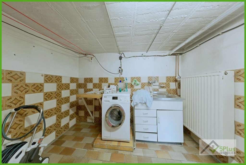 Immobilienangebot - Aldenhoven - Alle - + 5PLUS + FÜR ANPACKER UND KREATIVE: SANIERUNGSOBJEKT MIT CHARAKTER UND VIEL PLATZ IN ALDENHOVEN +
