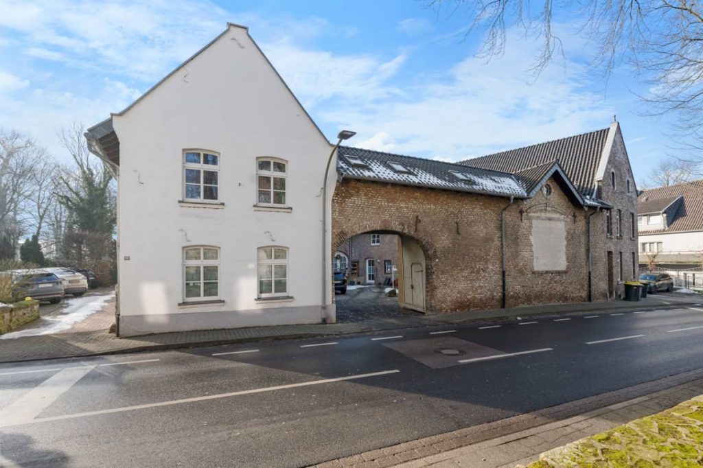 Immobilienangebot - Herzogenrath - Alle - *** WEDOW ***  Haus in historischer Hofanlage!