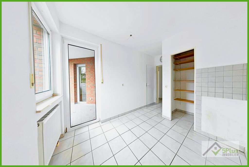 Immobilienangebot - Inden - Alle - + 5PLUS + LEBEN IM ZENTRUM: GEPFLEGTE 3-ZIMMER-WOHNUNG MIT BALKON IN INDEN / ALTDORF +