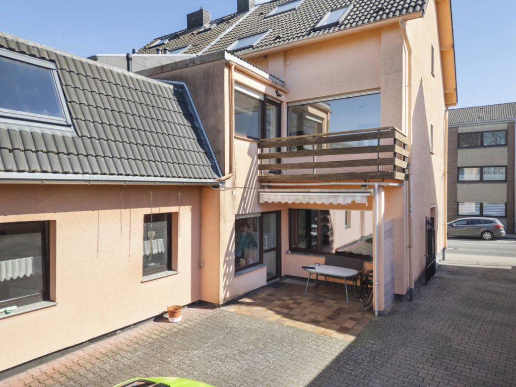 Immobilienangebot - Eschweiler - Alle - *** WEDOW *** Zweifamilienhaus in Eschweiler - Hastenrath