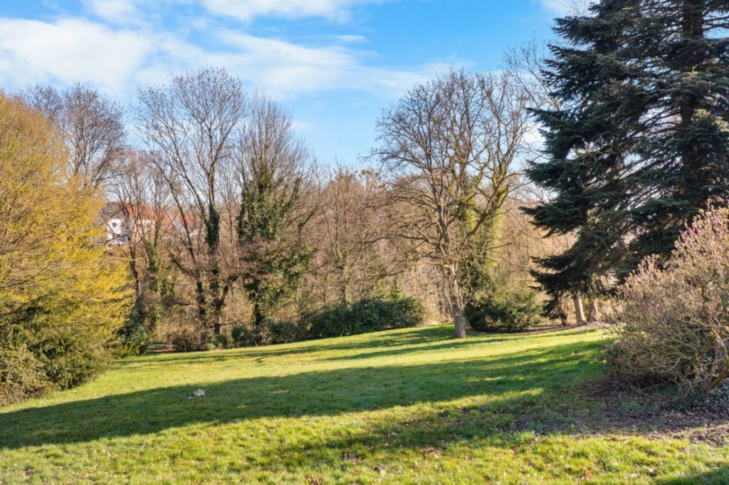 Immobilienangebot - Herzogenrath - Alle - *** WEDOW *** Top gepflegtes MFH mit traumhaften Grundstück!