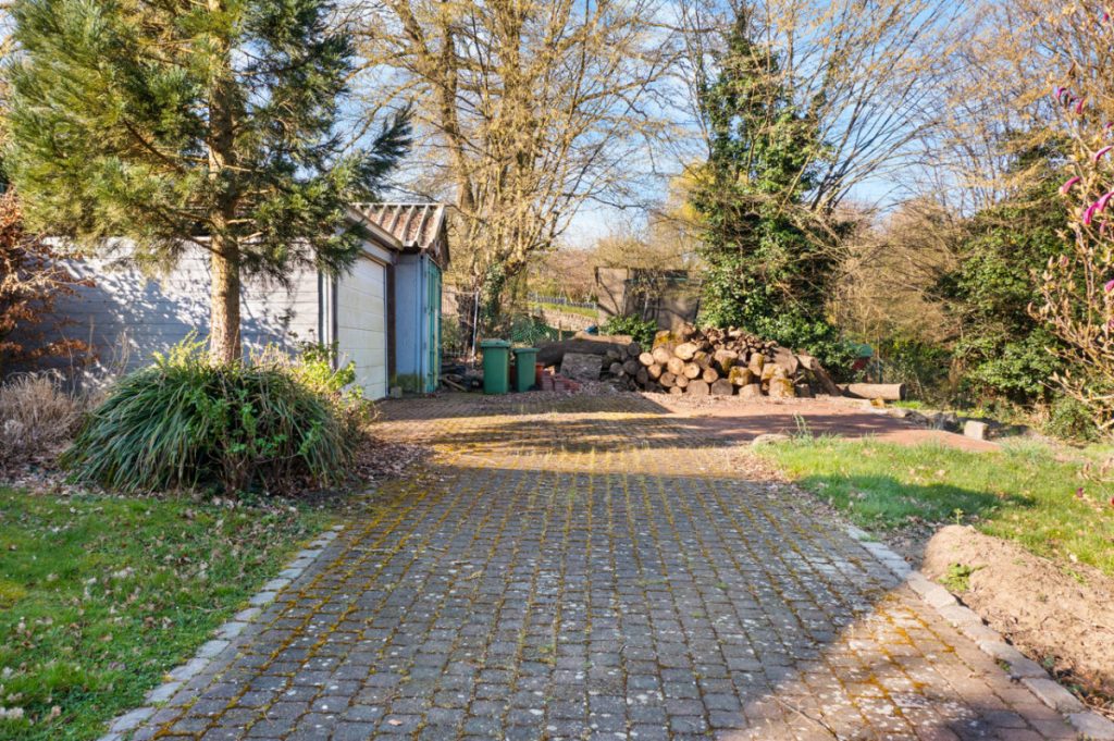 Immobilienangebot - Herzogenrath - Alle - *** WEDOW *** Top gepflegtes MFH mit traumhaften Grundstück!