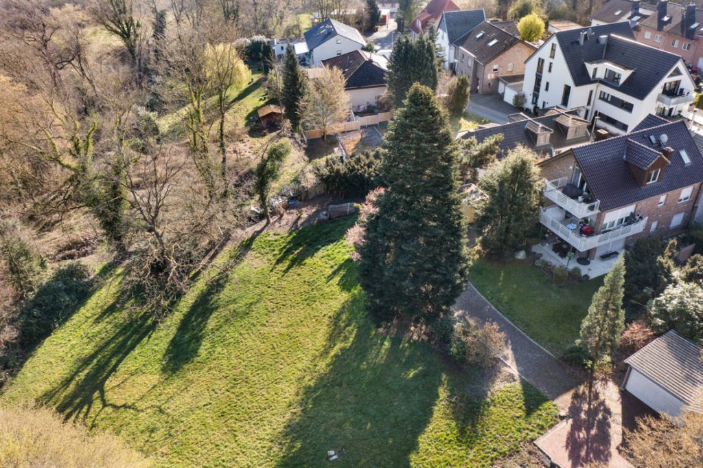 Immobilienangebot - Herzogenrath - Alle - *** WEDOW *** Top gepflegtes MFH mit traumhaften Grundstück!