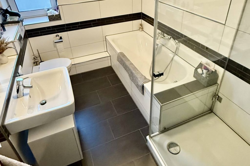 Immobilienangebot - Herzogenrath - Alle - *** WEDOW *** Kernsaniertes Wohn- und Geschäftshaus im Zentrum!