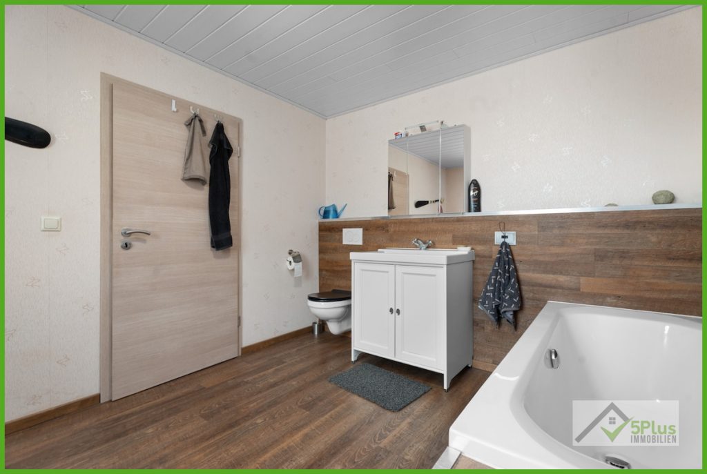 Immobilienangebot - Niederzier - Alle - + 5PLUS + CHARME TRIFFT KOMFORT: BEHAGLICHES BAUERNHAUS IN TOP ZUSTAND + GUTE LAGE VON NIEDERZIER +