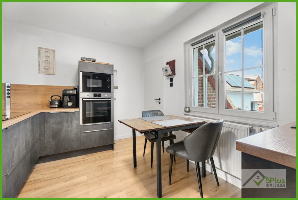 Immobilienangebot - Niederzier - Alle - + 5PLUS + CHARME TRIFFT KOMFORT: BEHAGLICHES BAUERNHAUS IN TOP ZUSTAND + GUTE LAGE VON NIEDERZIER +