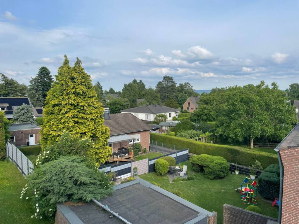 Immobilienangebot - Aachen - Alle - Gemütliche Dachgeschosswohnung mit Balkon und Carport Stellplatz