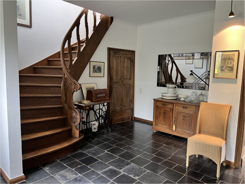 Immobilienangebot - Aachen - Alle - freistehendes Einfamilienhaus in Burtscheid