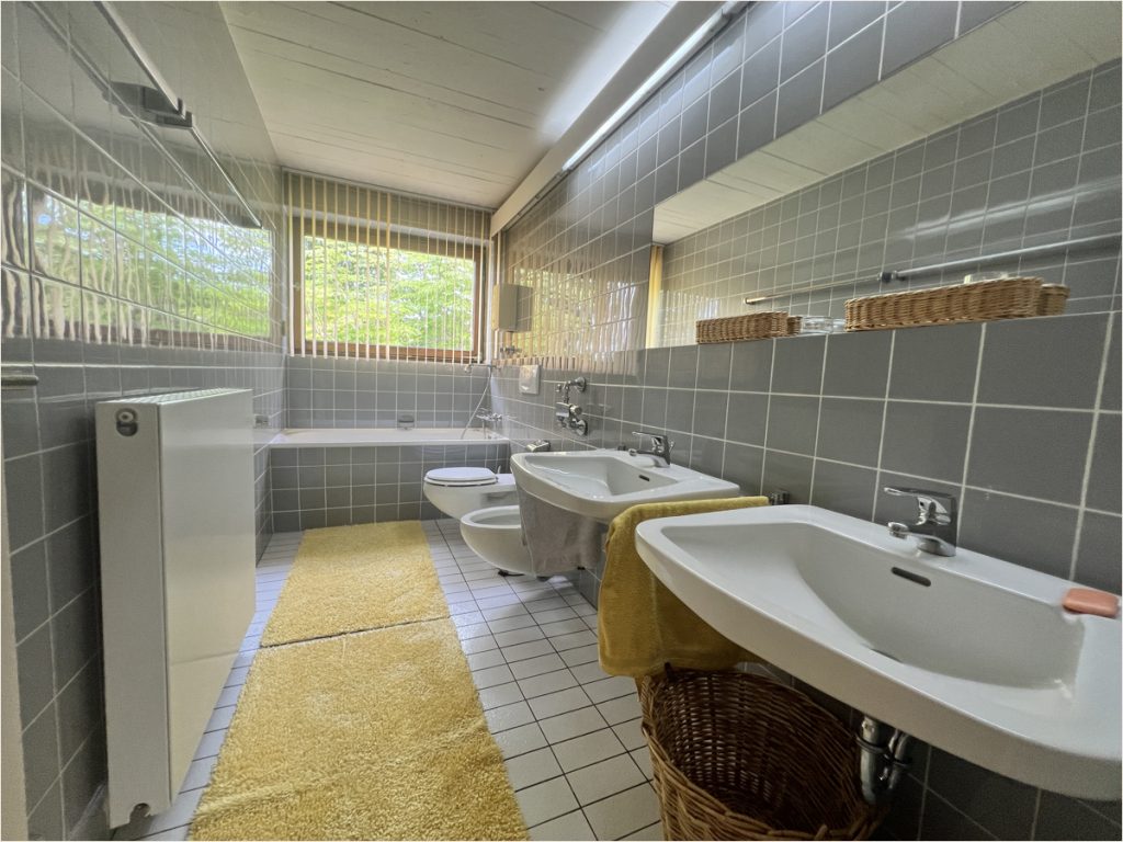Immobilienangebot - Roetgen - Alle - freistehender Bungalow mit zusätzlichem Baugrundstück