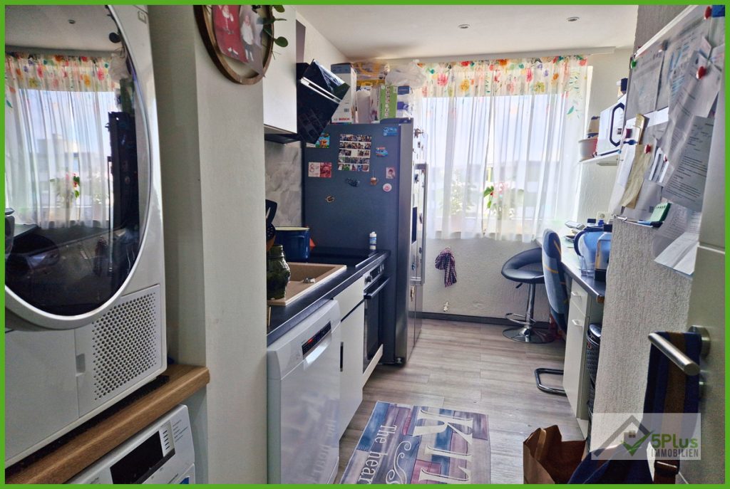 Immobilienangebot - Düren - Alle - + 5Plus + RENOVIERTE 3-ZIMMER WOHNUNG MIT TG-STELLPLATZ UND LOGGIA IN CITYNÄHE VON DÜREN +