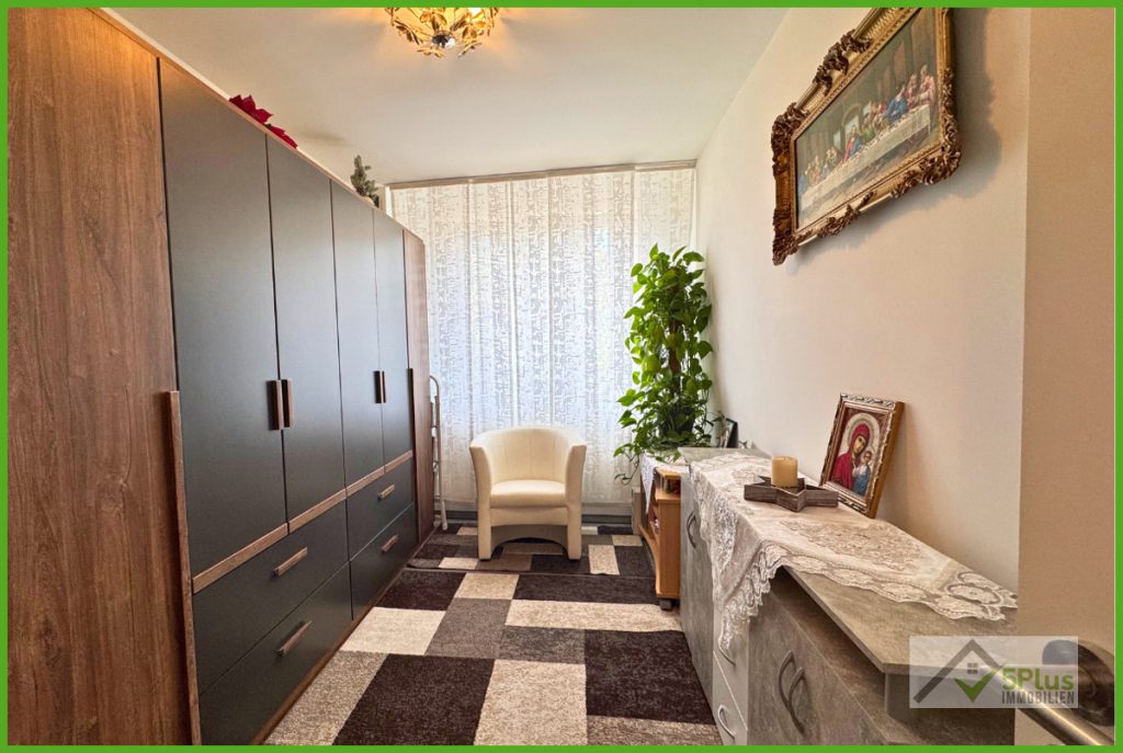 Immobilienangebot - Düren - Alle - + 5PLUS + KÄUFERPROVISIONSFREI + RENOVIERTE 3-ZIMMER-WHG MIT LOGGIA & TG-STELLPLATZ IN DÜREN-CITY +