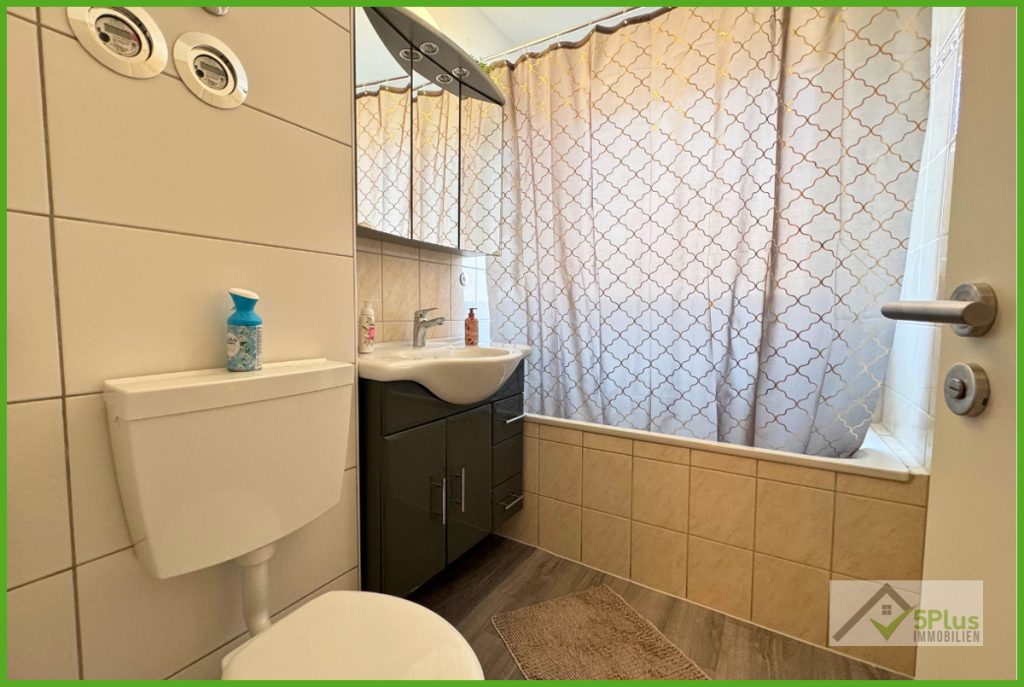 Immobilienangebot - Düren - Alle - + 5PLUS + KÄUFERPROVISIONSFREI + RENOVIERTE 3-ZIMMER-WHG MIT LOGGIA & TG-STELLPLATZ IN DÜREN-CITY +