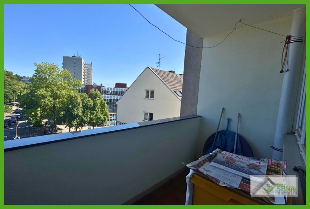 Immobilienangebot - Düren - Alle - +5PLUS+ KÄUFERPROVISIONSFREI + RENOVIERTE 3-ZIMMER WHG MIT TG-STELLPLATZ & LOGGIA IN DÜREN-ZENTRUM +