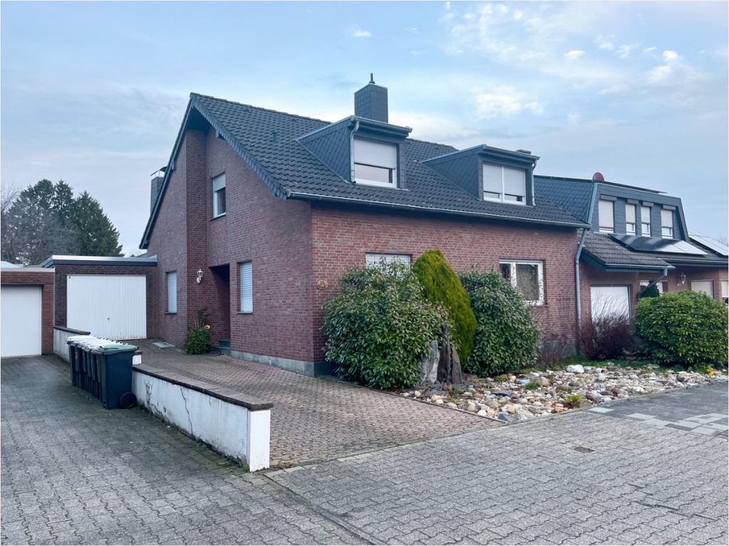 Immobilienangebot - Aachen - Alle - Haus in ruhiger Lage - optimal für Familien
!! Open House !! 17.06.2026 17:00-18:30 Uhr