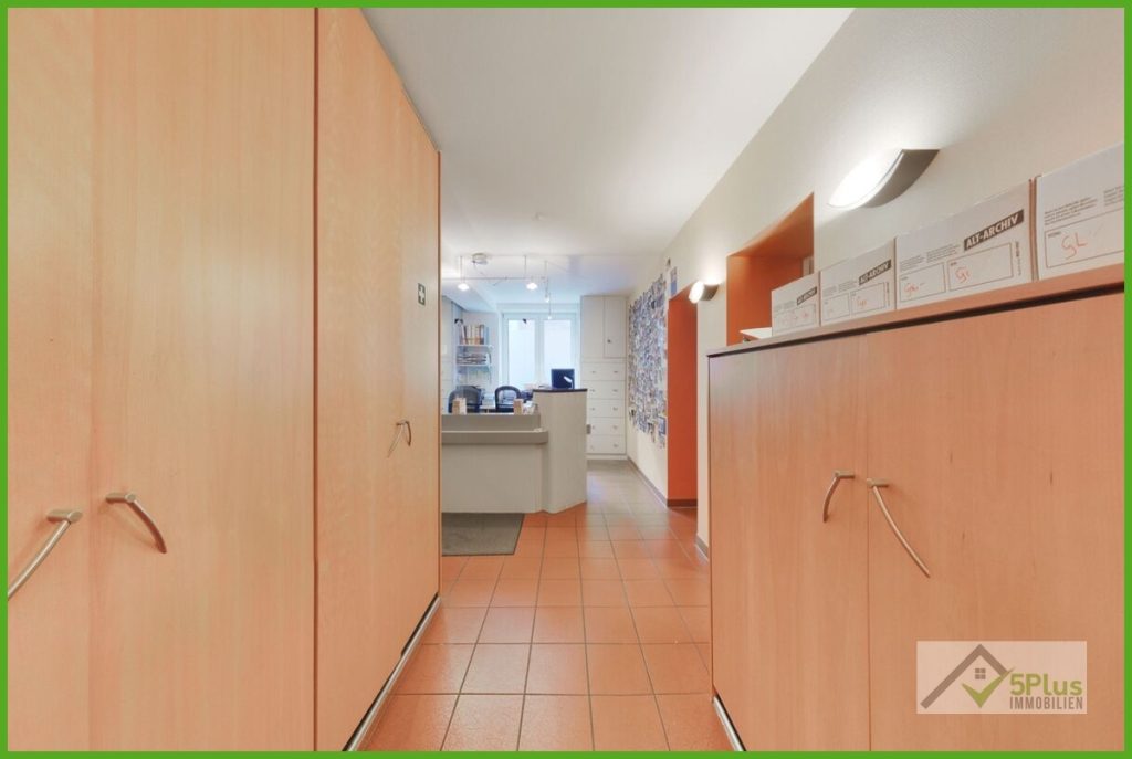 Immobilienangebot - Düren / Birkesdorf - Alle - +5PLUS+ RAUM FÜR IHR KONZEPT: VIELSEITIG NUTZBARE GEWERBEFLÄCHE IN GUTER LAGE VON DÜREN-BIRKESDORF +
