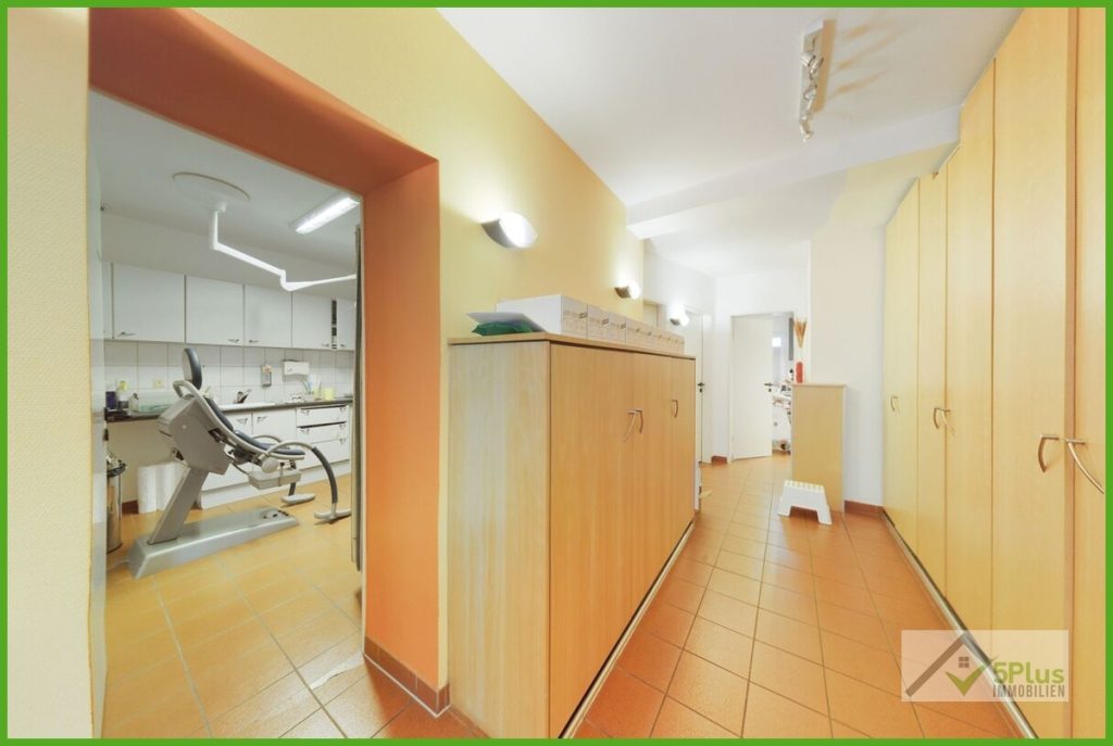 Immobilienangebot - Düren / Birkesdorf - Alle - +5PLUS+ RAUM FÜR IHR KONZEPT: VIELSEITIG NUTZBARE GEWERBEFLÄCHE IN GUTER LAGE VON DÜREN-BIRKESDORF +