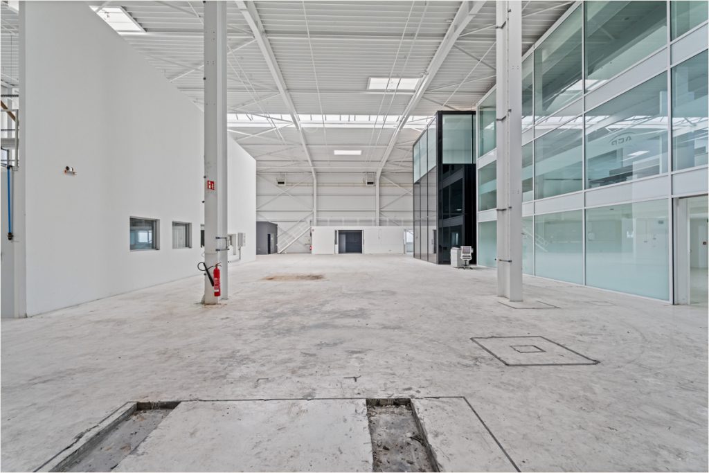 Immobilienangebot - Baesweiler - Alle - Gewerbeimmobilie mit modernen Büroflächen und großzügiger Produktionshalle ab sofort zu vermieten