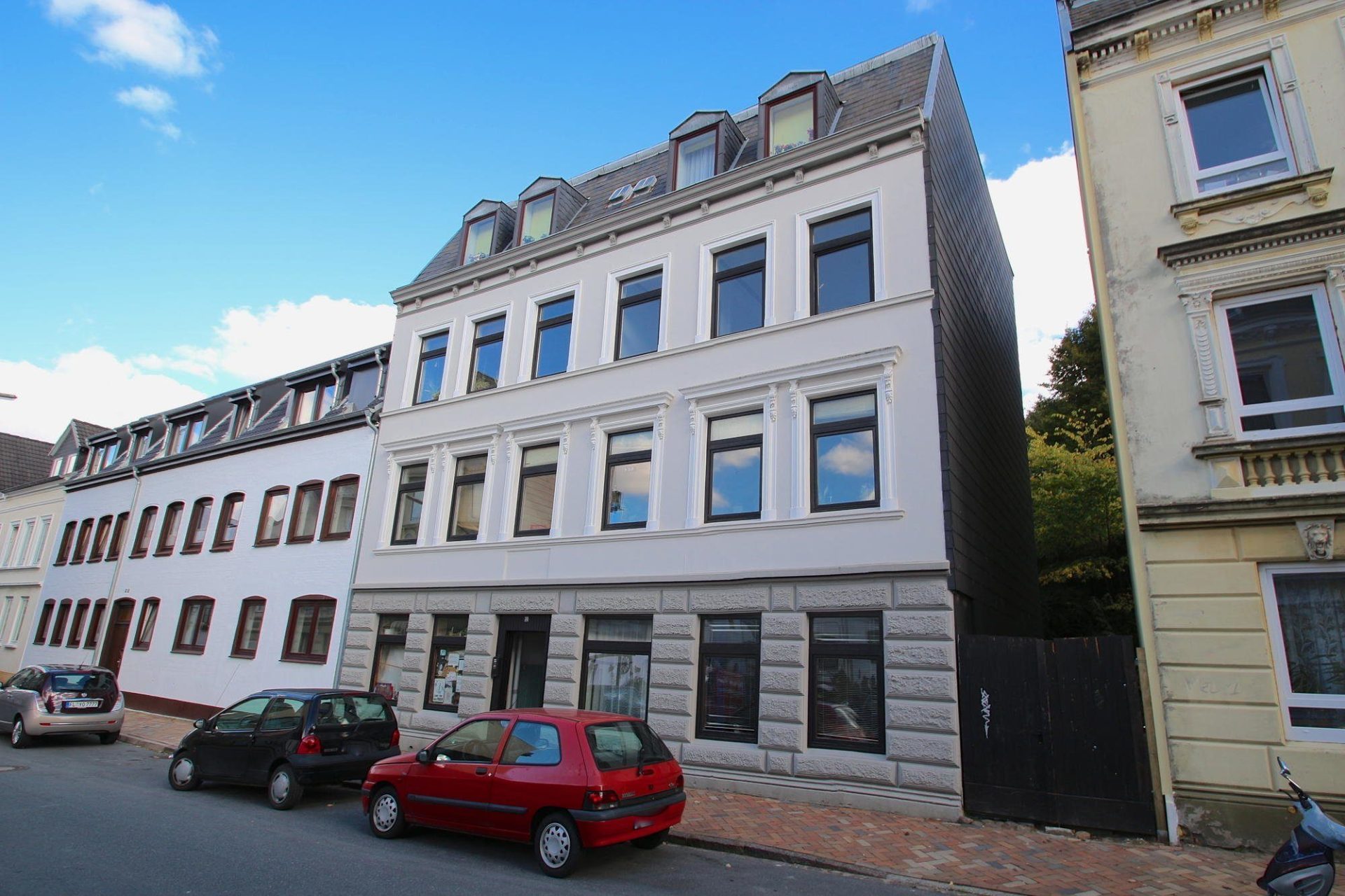 Immobilienangebot - Flensburg - Alle - Attraktive und gepflegte Anlage-Immobilie mit 7 Wohneinheiten nahe der Universität!