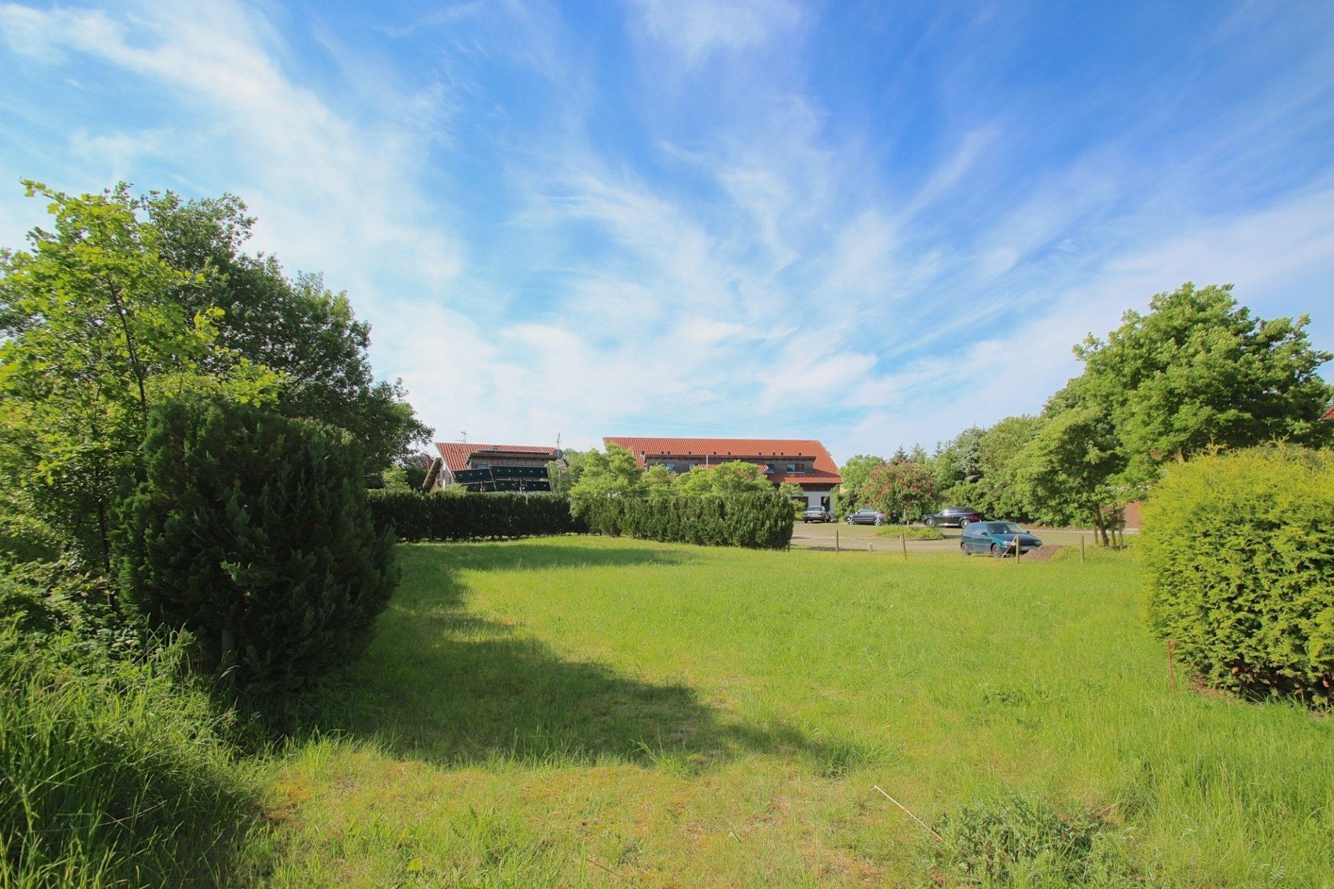 Immobilienangebot - Jübek - Alle - Attraktives 3.200 qm großes Grundstück für EFH, DHH und MFH! Direkter Anschluß zu einer Wohnanlage!