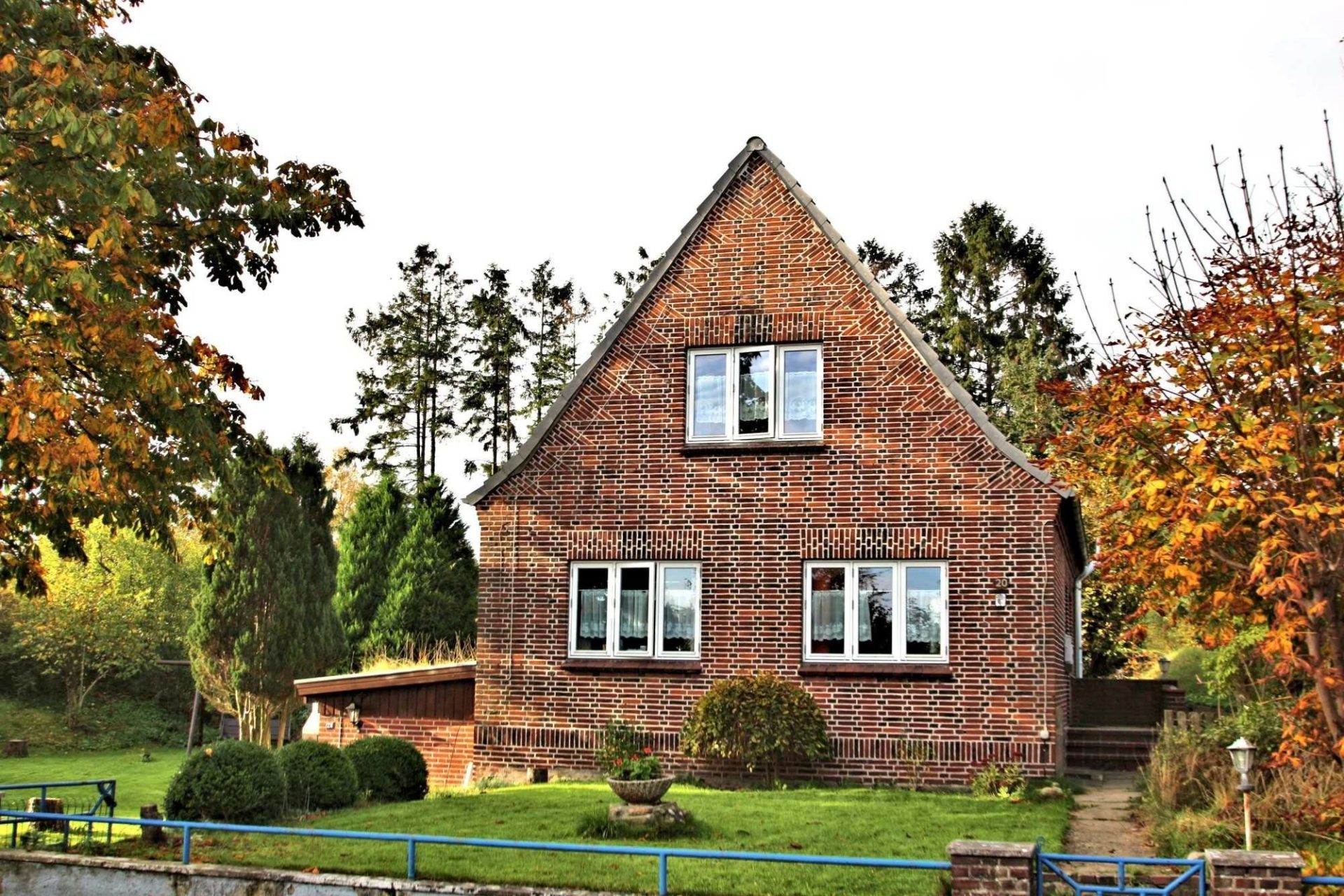 Immobilienangebot - Süderbrarup - Alle - Teilmodernisiertes EFH mit  Ferienwohnung für Handwerker!? Optional mit 2. Baugrundstück!