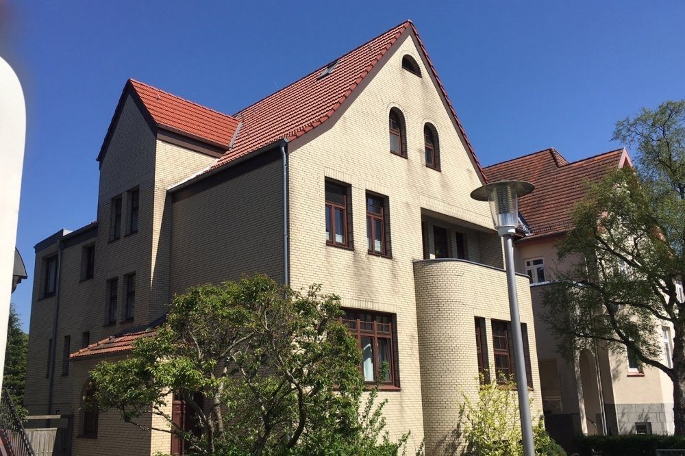 Immobilienangebot - Flensburg - Alle - Westliche Höhe! Großes EFH mit z. Zt. 3 Einheiten!
Schöner Garten, teilvermiet., Garage, 3 EBK uvm!