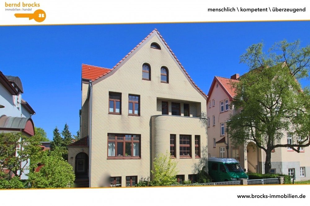 Immobilienangebot - Flensburg - Alle - Westliche Höhe! Objekt mit z. Zt. 3 Einheiten!
Schöner Garten, teilvermietet, Garage, 3 EBK uvm.!