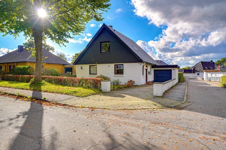 Immobilienangebot - Munkbrarup - Alle - EFH im schönen Munkbrarup! 121qm Wfl., 3 Zi., 2 Bäder, Gäste-WC, Garage, Terrasse, Garten