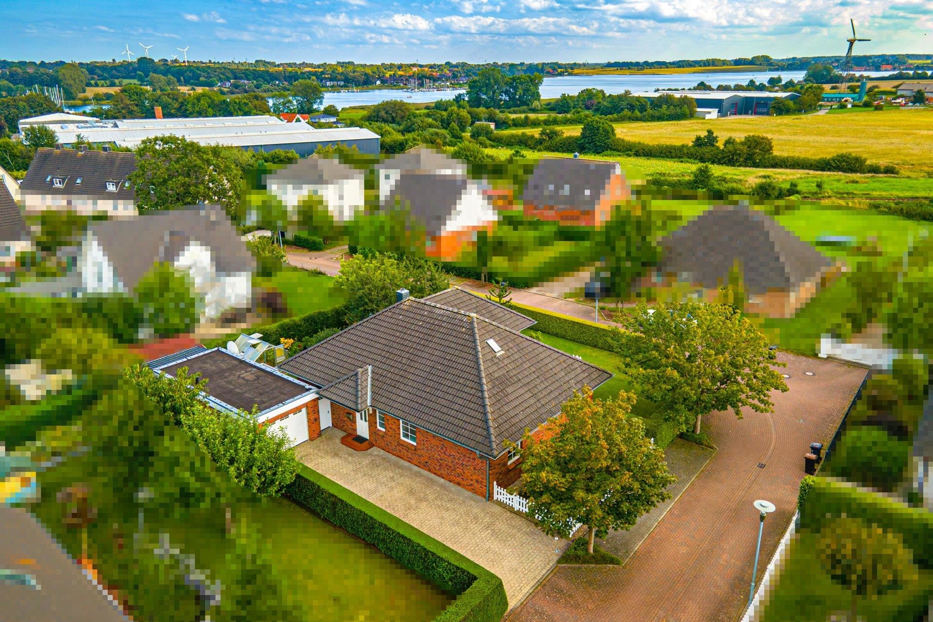 Immobilienangebot - Kappeln - Alle - Kappeln an der Schlei: Traumhafter Winkelbungalow!
 4 Zimmer, Top-Zustand, schöner Garten, Garage!