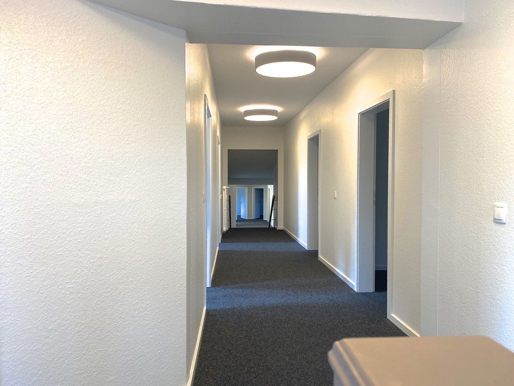 Immobilienangebot - Schleswig - Alle - Vollständig modernisiertes, zentrales Büro in SL! Parkplatz vor Ort! Einzelbüro im Obergeschoss!