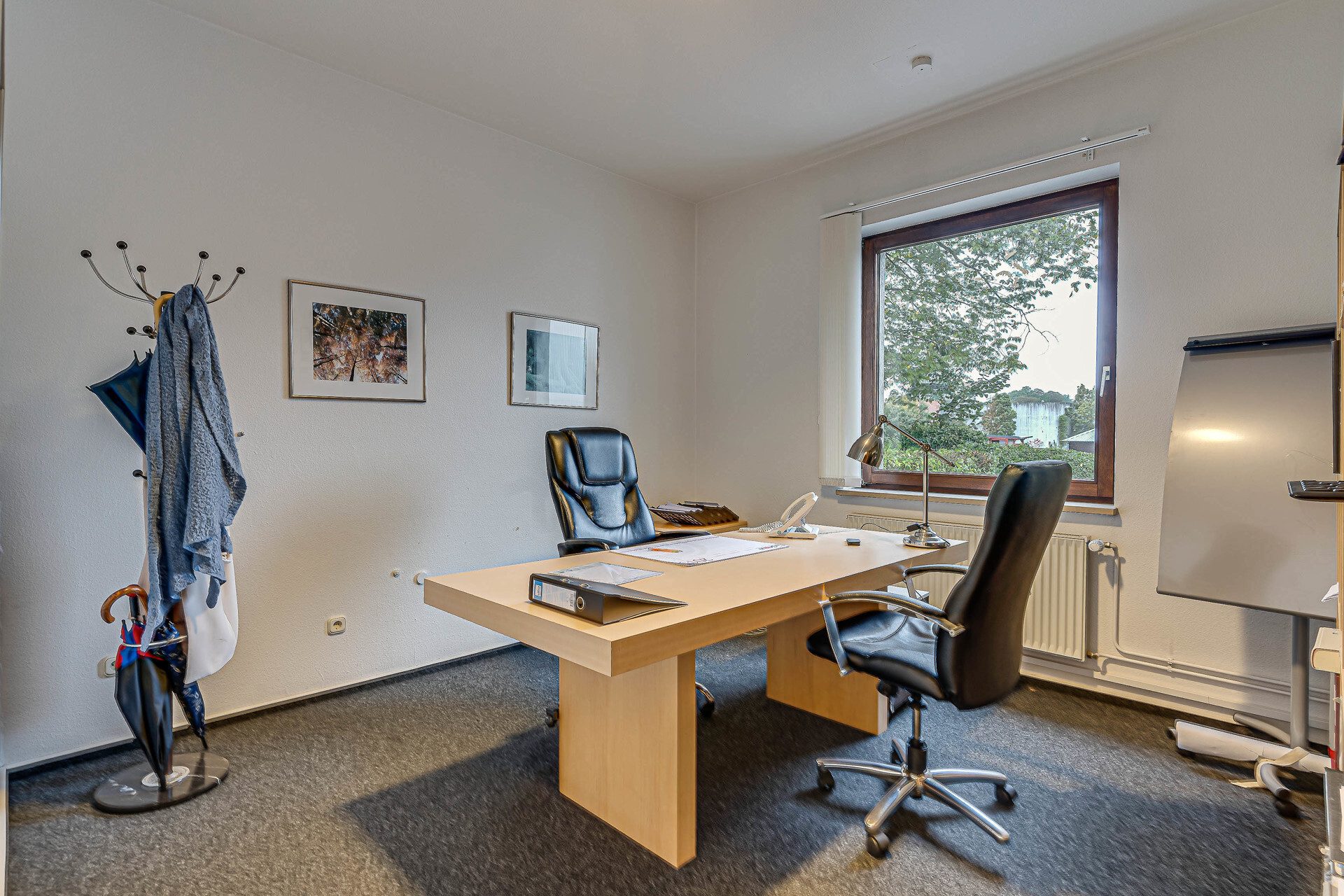 Immobilienangebot - Itzehoe - Alle - Arbeiten und Wohnen unter einem Dach!
273 qm Gewerbe-/Wohn-/Nfl. und Parkplätze zentral in Itzehoe!