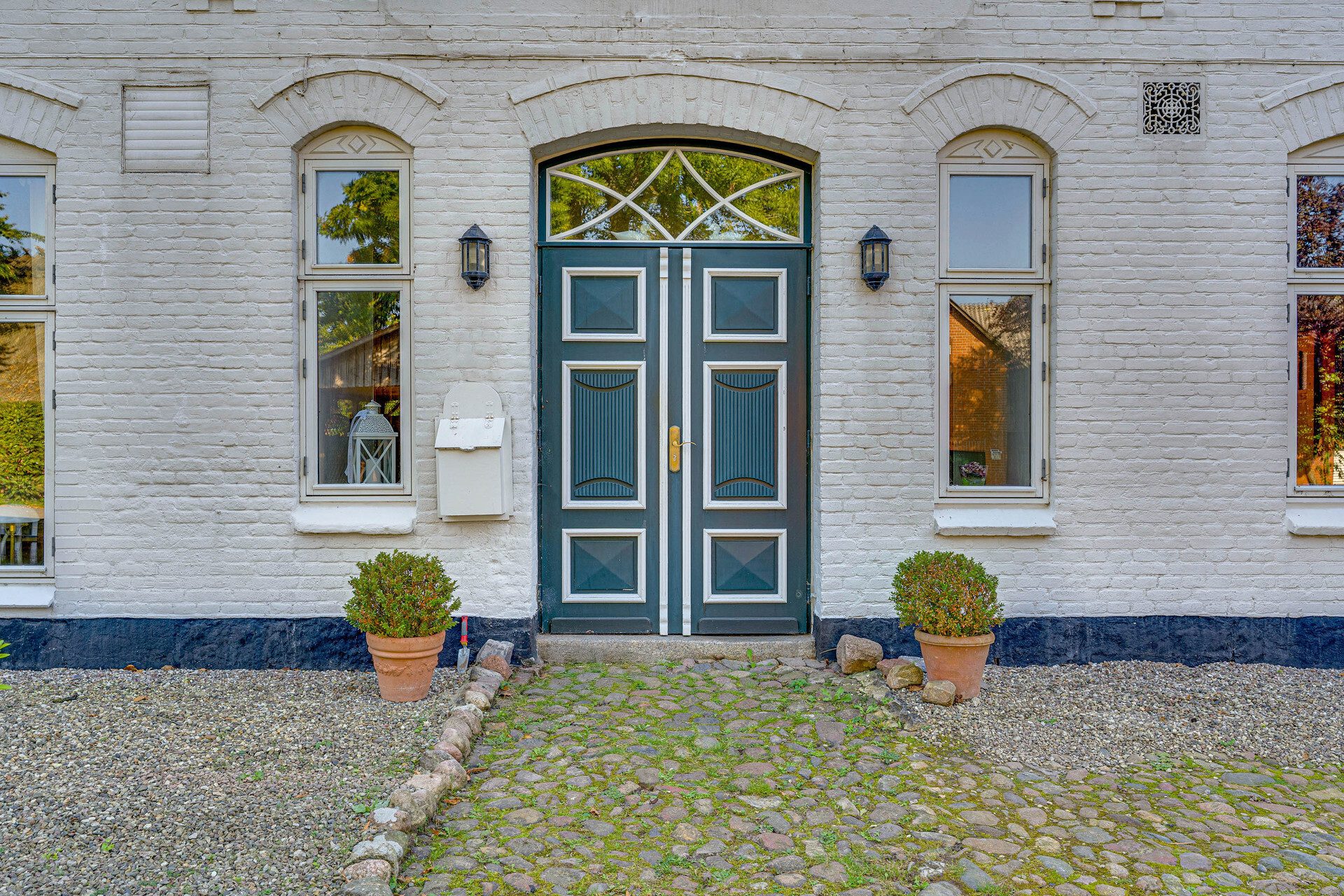 Immobilienangebot - Niesgrau - Alle - Café mit Wohn- und Gewerbefläche – Vielseitige Nutzung auf über 500 m², liebevoll saniert (1994/2023)