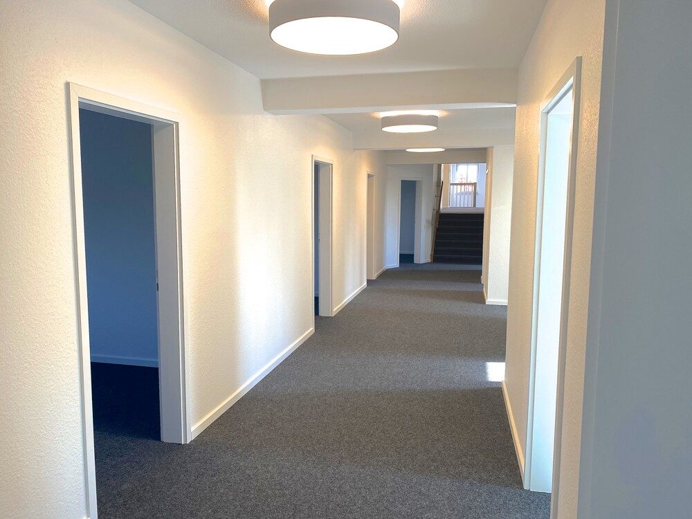 Immobilienangebot - Schleswig - Alle - Zentral in Schleswig: Vollständig modernisierte Büroeinheit mit 2 Büroräumen auf 28,17 qm im 1.OG!
