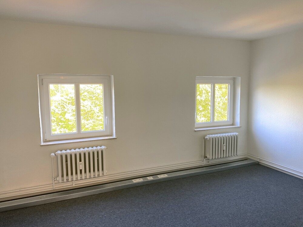 Immobilienangebot - Schleswig - Alle - Zentral in Schleswig: Vollständig modernisierte Büroeinheit mit 2 Büroräumen auf 28,17 qm im 1.OG!