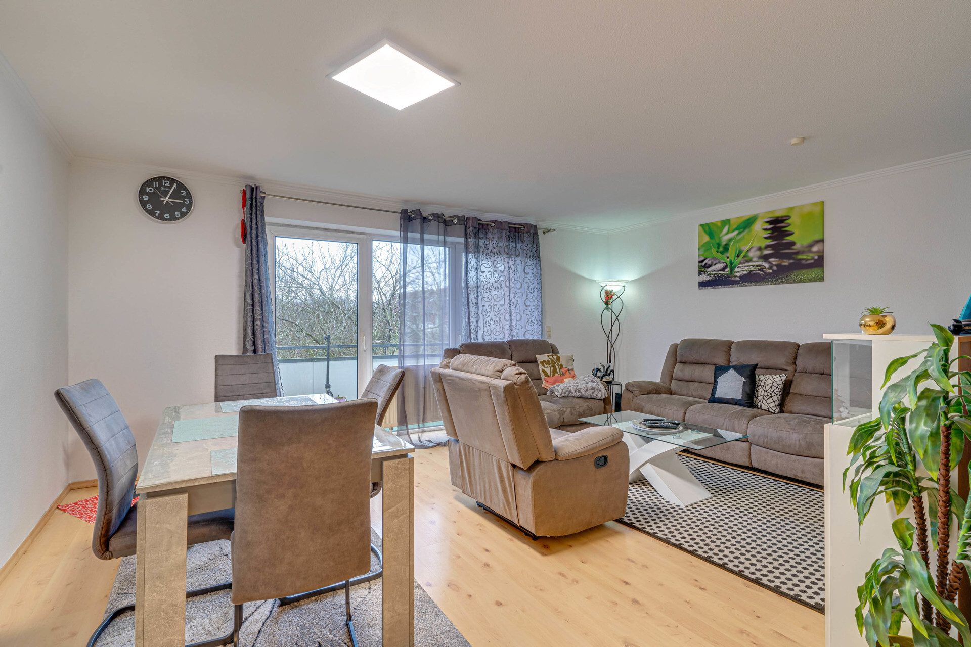 Immobilienangebot - Niebüll - Alle - Zum 01.04.25 frei! Gemütliche 3,5-Zi.-ETW in Niebüll: Ruhige Lage und durchdachte Raumaufteilung
