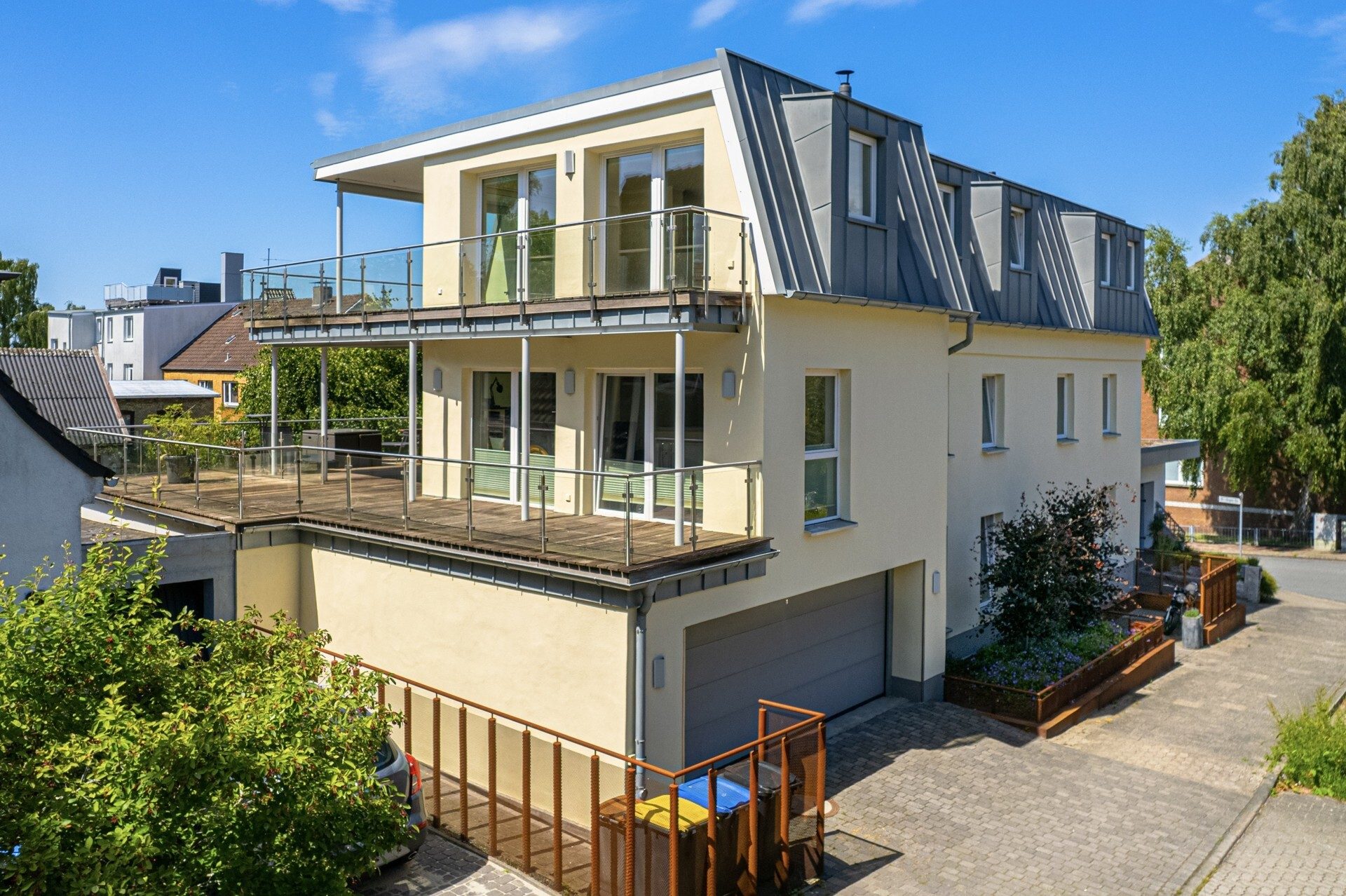 Immobilienangebot - Flensburg / Jürgensby - Alle - FL-Jürgensby: Luxuriöse Maisonette-Wohnung 
mit riesiger, teils überdachter Dachterrasse!