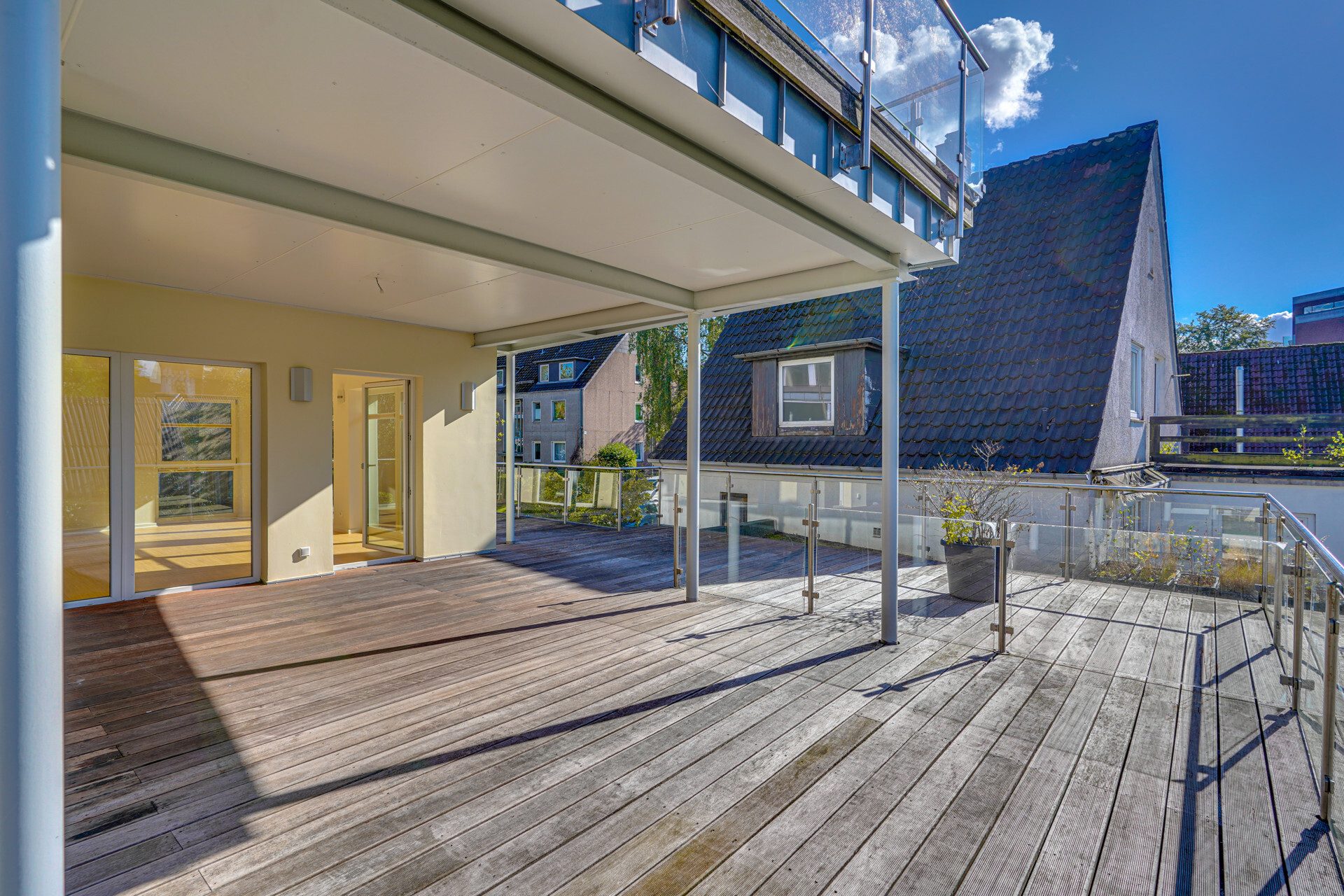 Immobilienangebot - Flensburg / Jürgensby - Alle - FL-Jürgensby: Luxuriöse Maisonette-Wohnung 
mit riesiger, teils überdachter Dachterrasse!
