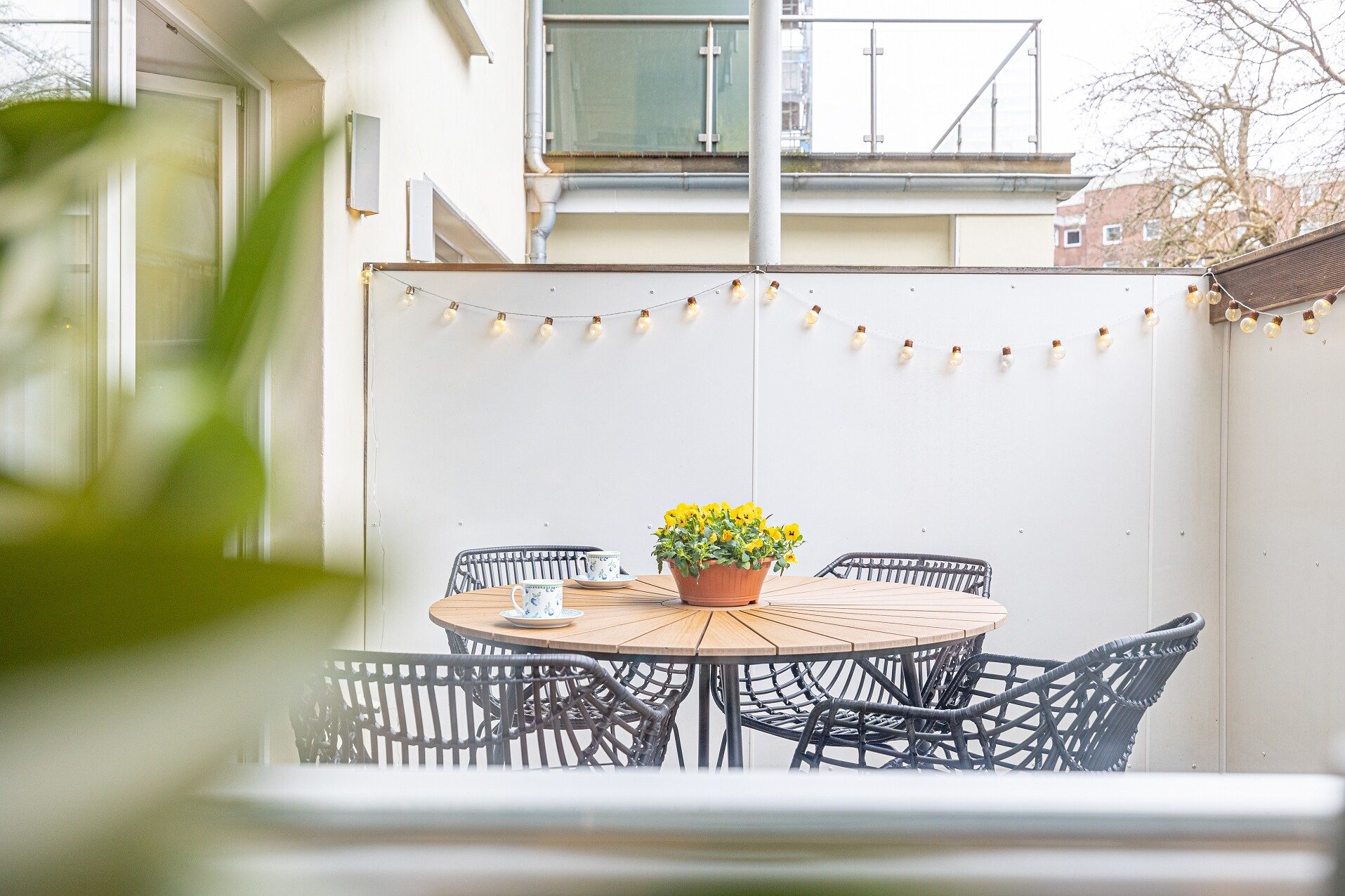 Immobilienangebot - Flensburg / Jürgensby - Alle - FL/Jürgensby: Schön geschnittene, moderne EG-Whg.!  2 Zi. mit sonniger Terrasse & wohnl. Kellerraum!
