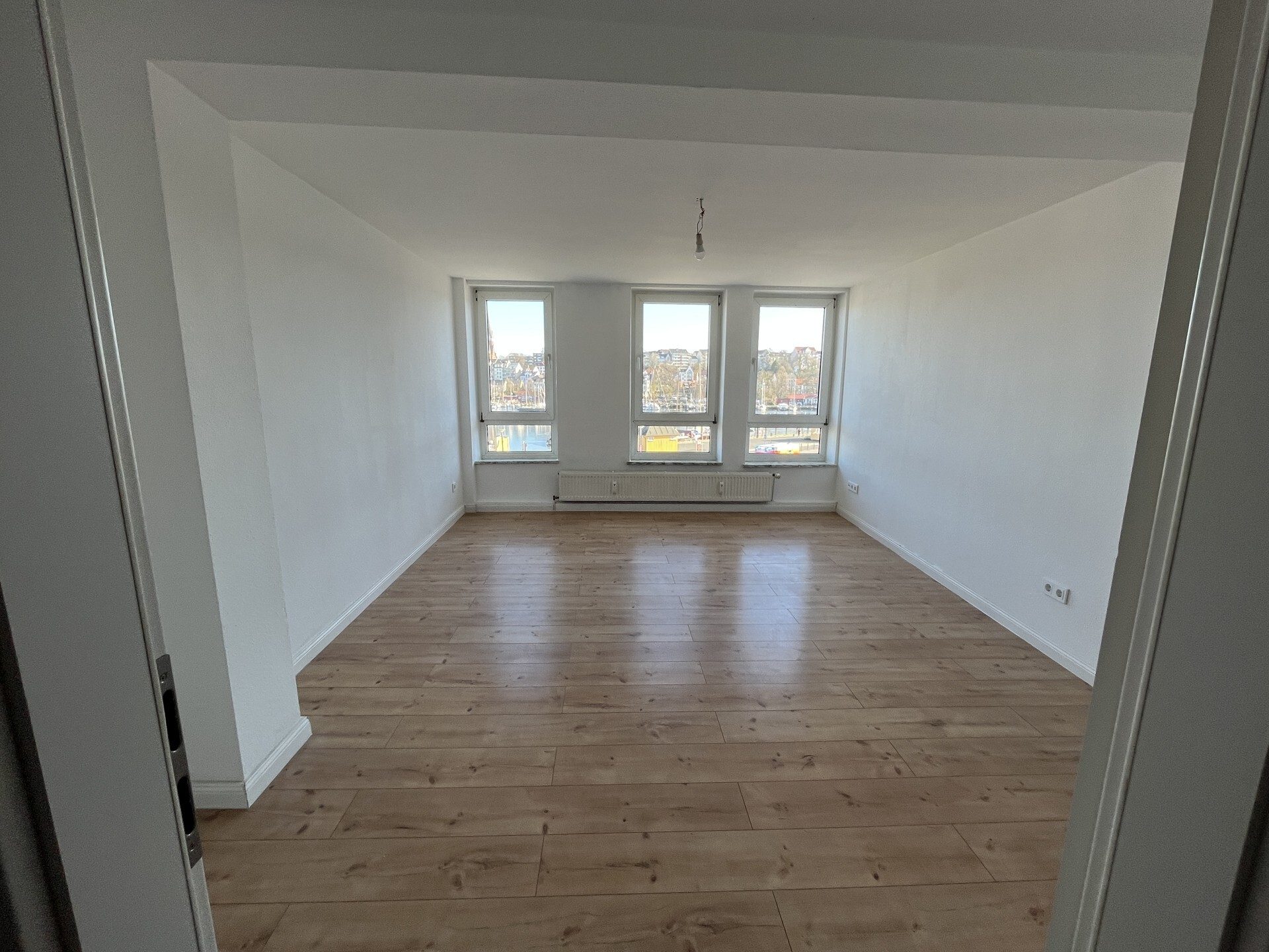 Immobilienangebot - Flensburg - Alle - Großzügige 2 Zi. Whg - 64 qm-Wohnfläche mit Hafenblick