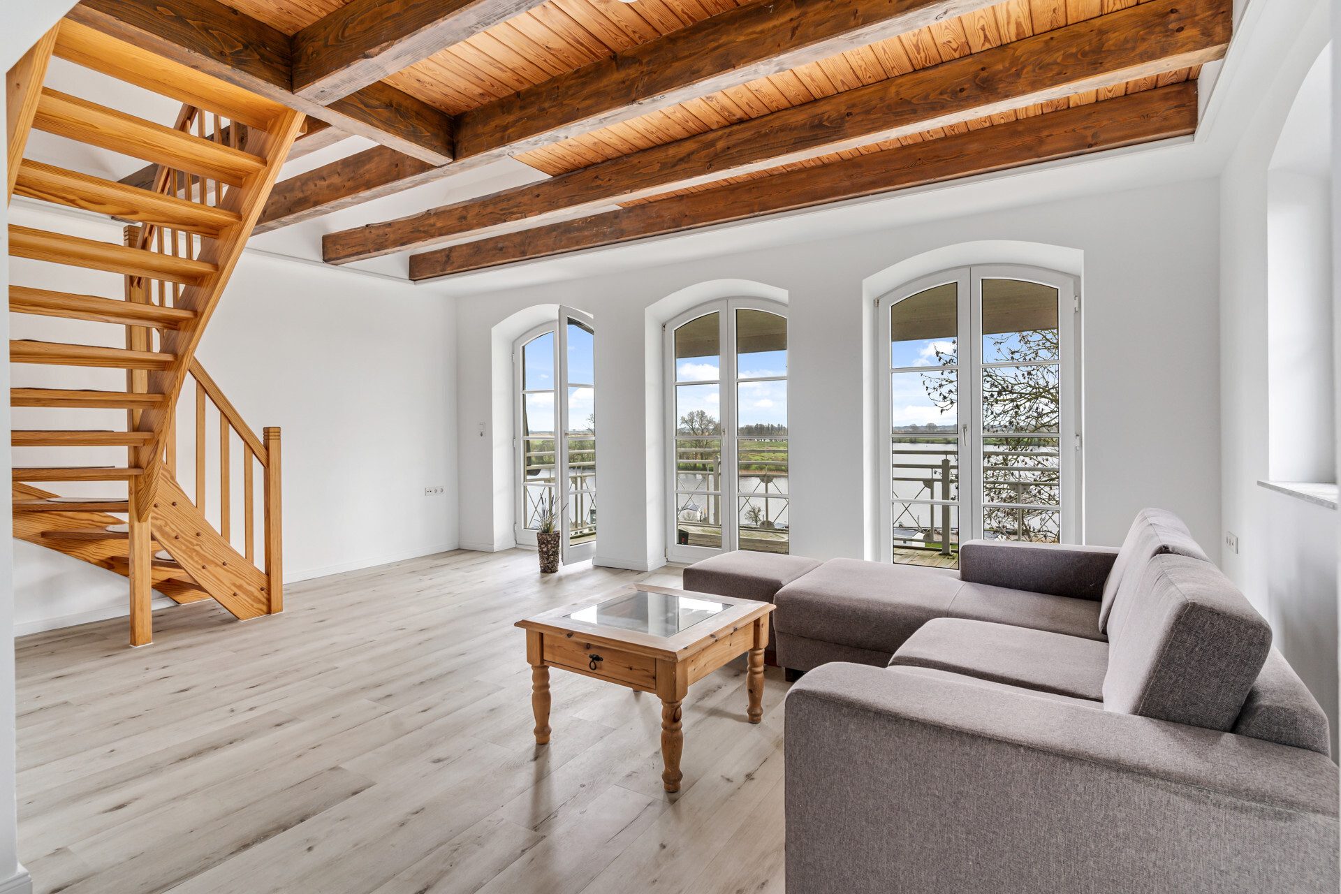 Immobilienangebot - Süderstapel - Alle - Maisonette ETW mit einzigartigem Blick über die Eider!
Ein wahrer Schatz mit Seltenheitswert