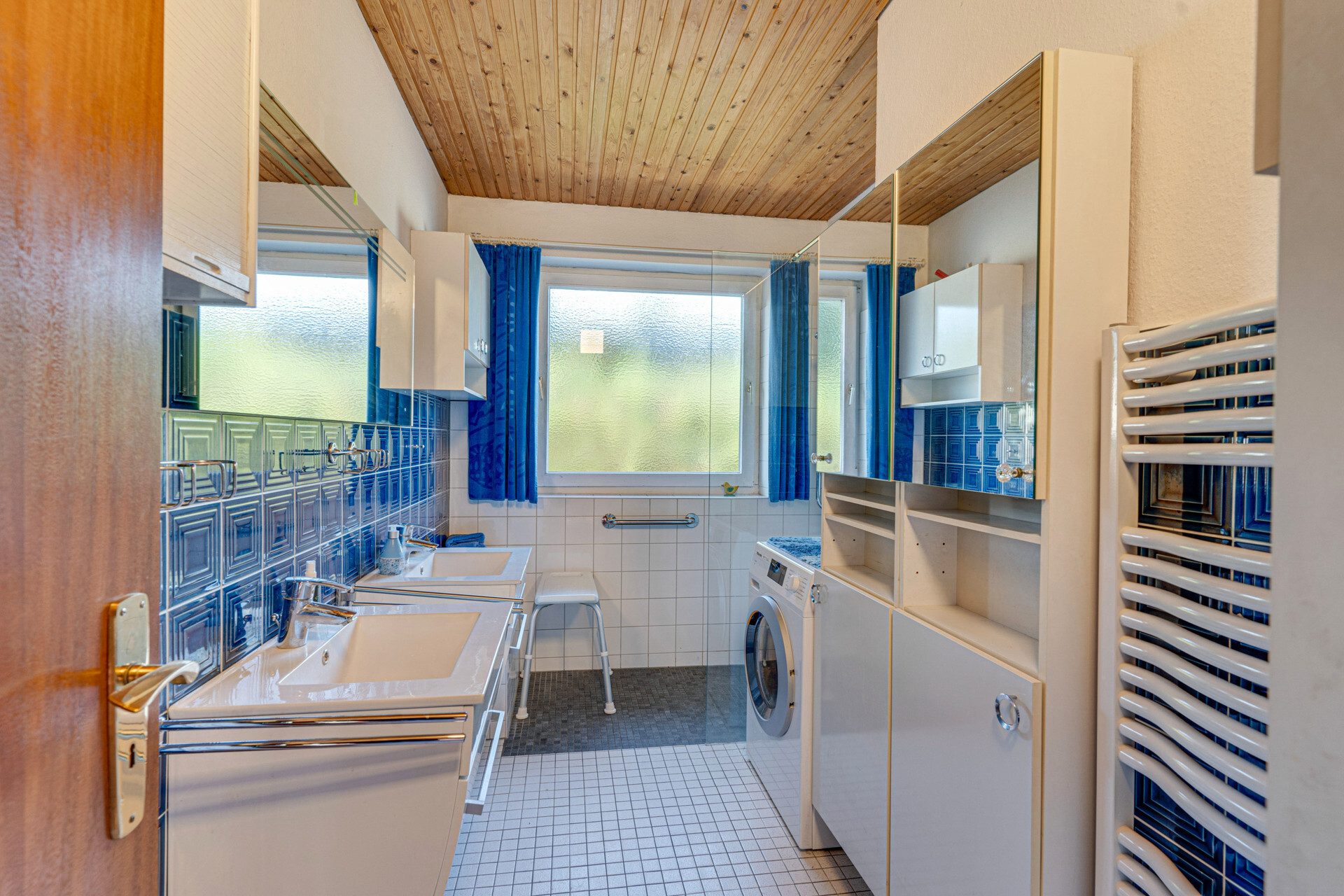 Immobilienangebot - Flensburg - Alle - Toller Bungalow in 1100m Wassernähe - 
4 Zi., ca. 125 m² Wfl., ca. 738 m² Grdst., uvm.